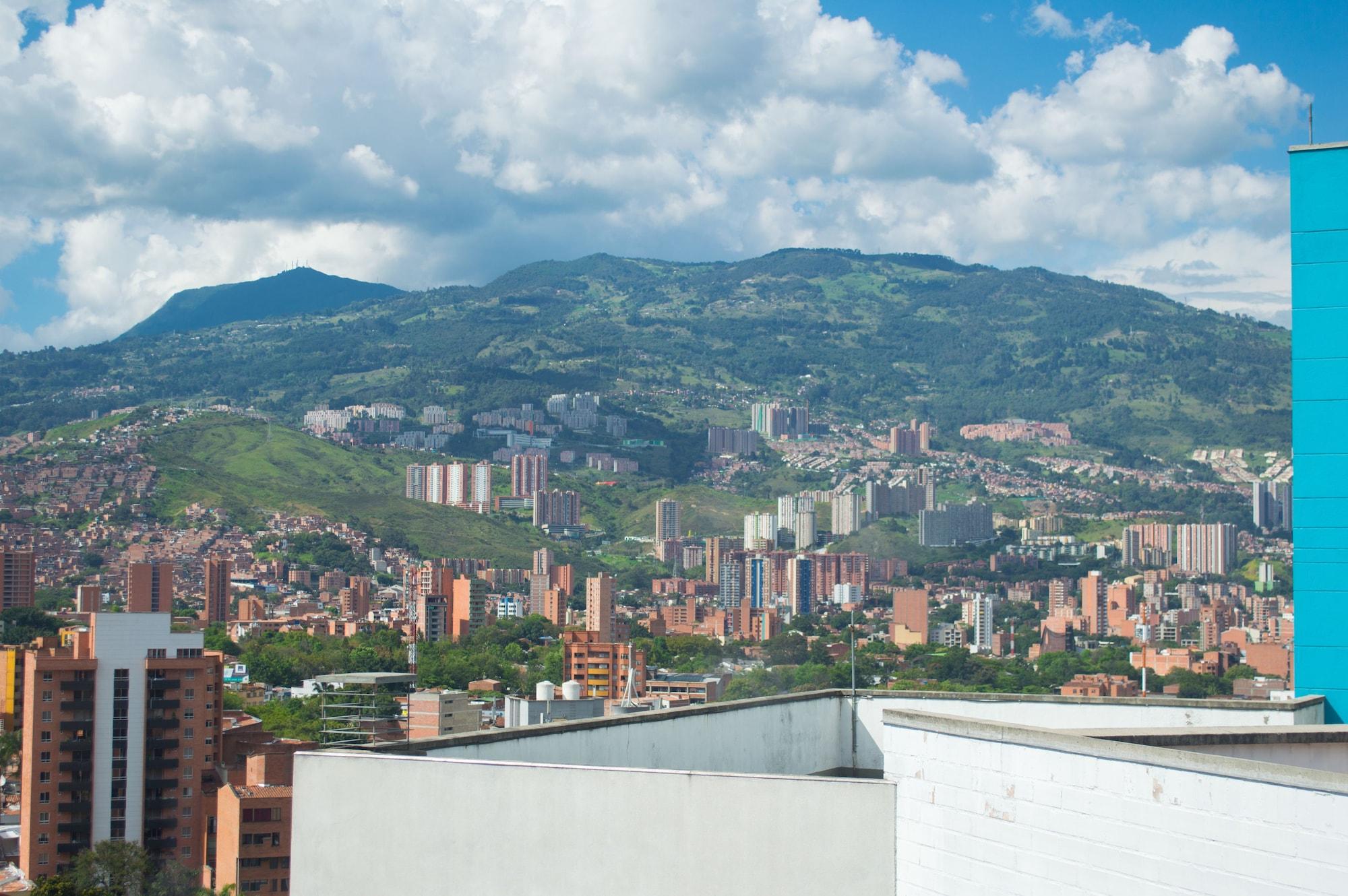 Inntu Hotel Medellin Exterior photo