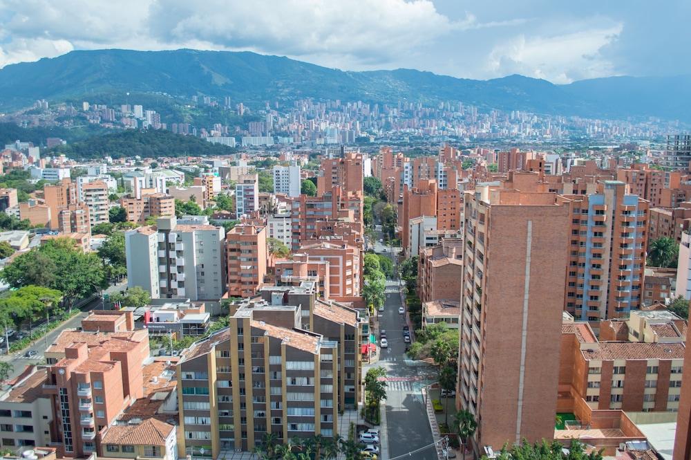 Inntu Hotel Medellin Exterior photo